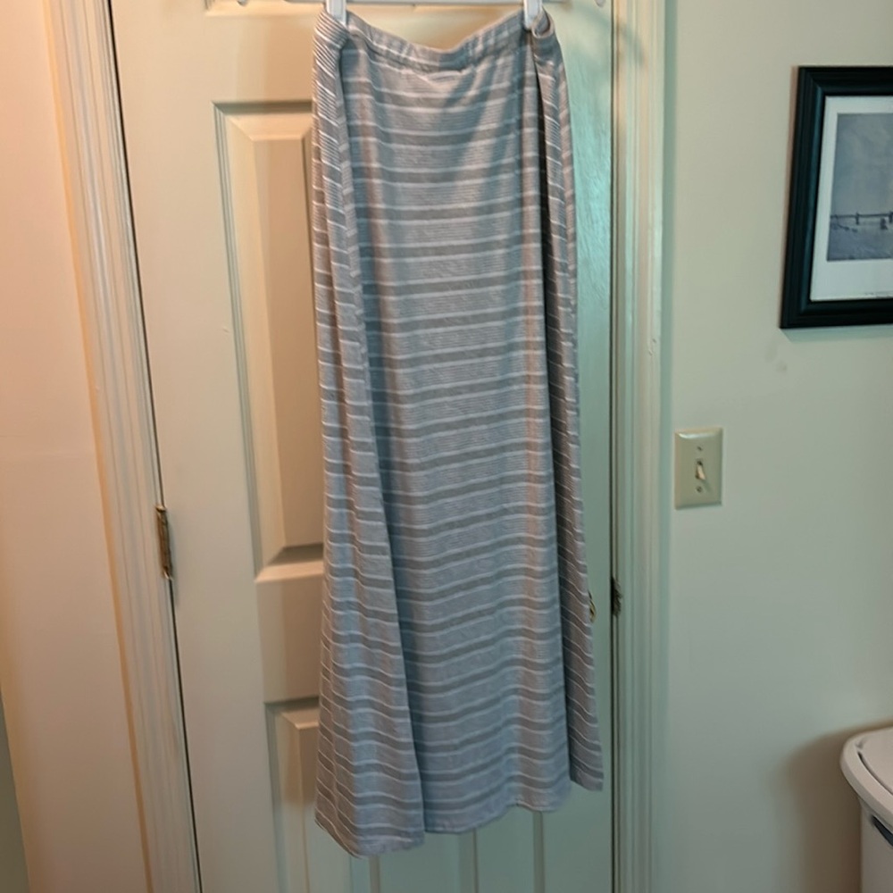 Just be gray and white striped maxi skirt.